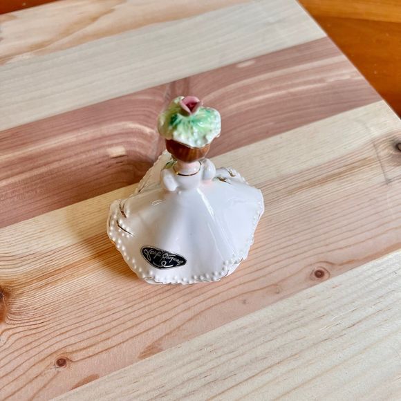 Vintage Josef Originals, Bride June Birthday Girl Figurine, Doll of the Month - Picture 5 of 9